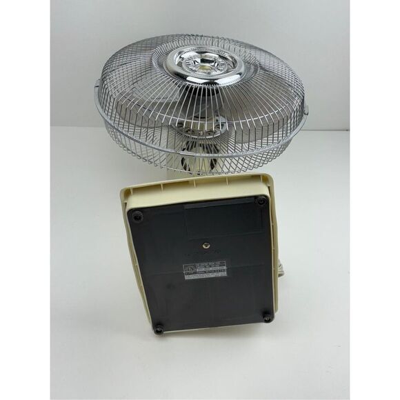 Vintage Kuo Horng 12” Oscillating Desk Fan Model KH-203 3 Speed  - Works GREAT - Picture 9 of 11